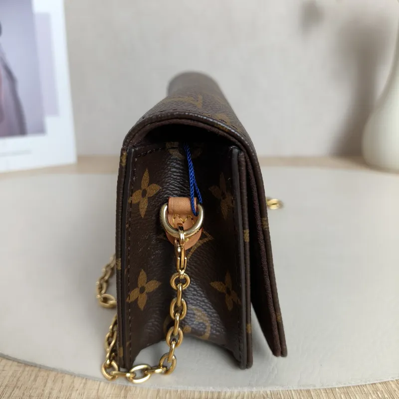 Louis Vuitton Crossbody Bag LILY Chain Bagwoc Monogram PVC One Size21 × 3.5 × 10.5 cm — cover view 10 of 12
