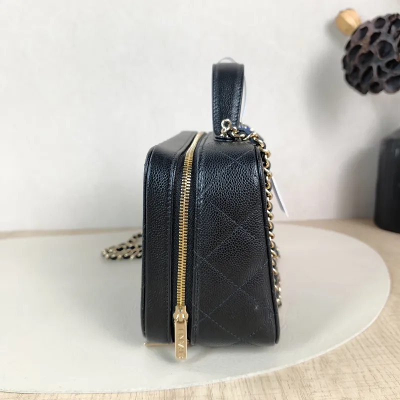 Chanel Crossbody Bag Black Grained Calfskin Mini 19.5 × 8.5 × 12 cm — detail view 12 of 13