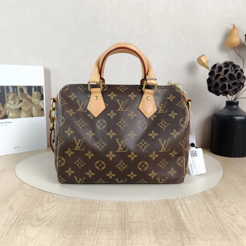 Louis Vuitton Crossbody Bag Speedy25Shoulder Strap Edition-Monogram PVC Medium25 × 15 × 19 cm