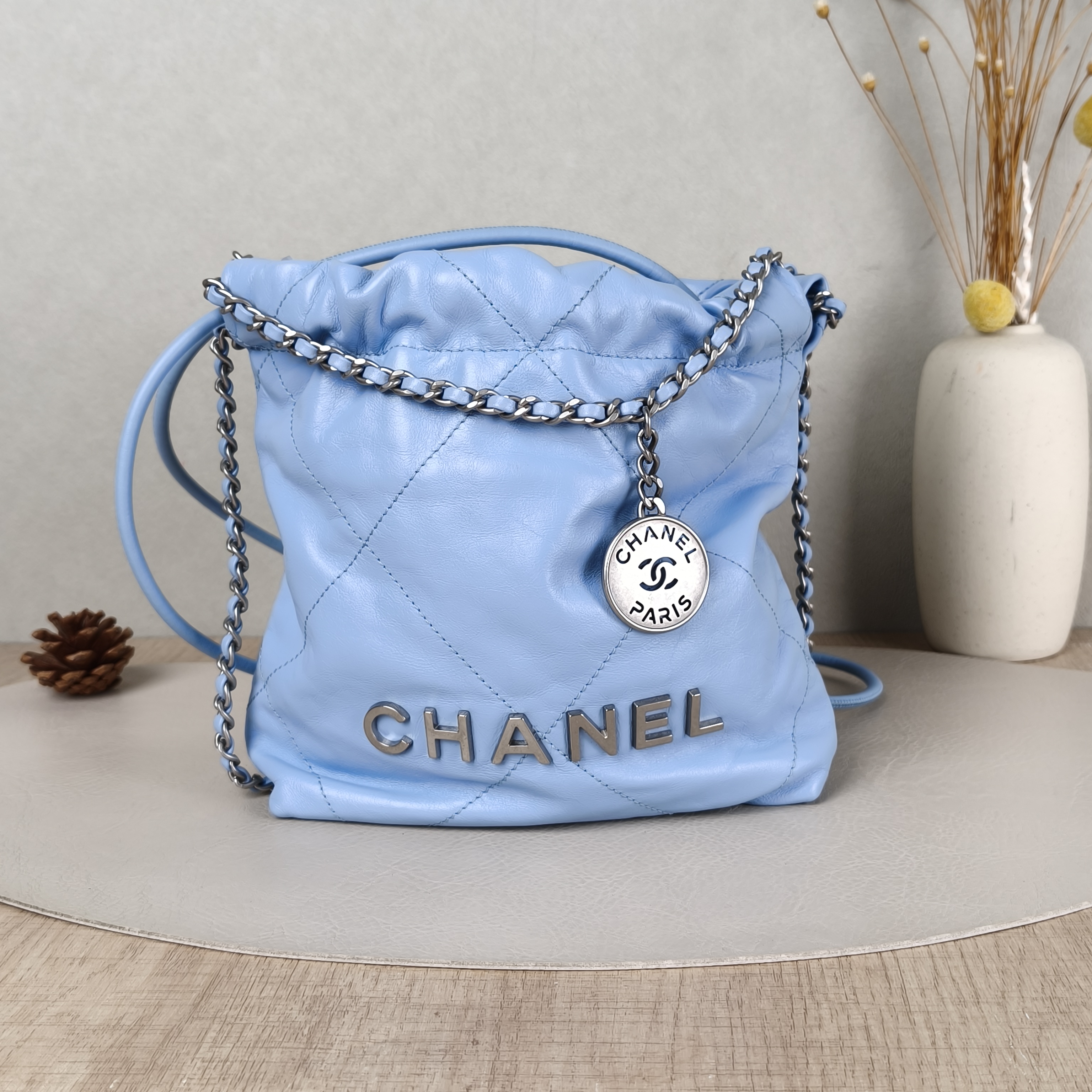 Chanel Shoulder Bag22Bag Blue CC alfskinmini20 × 6 × 19 cm