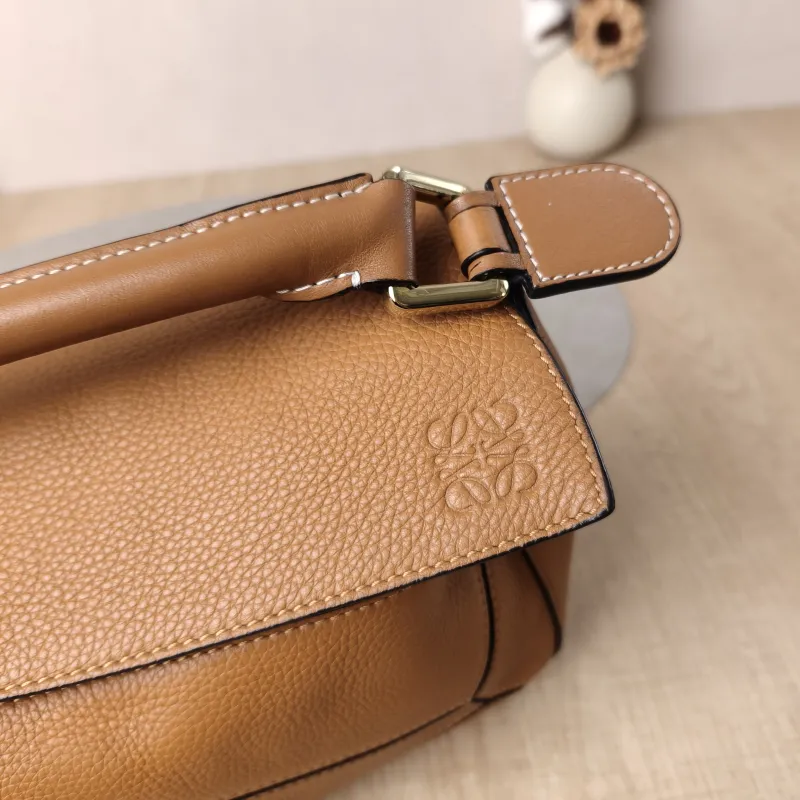 LOEWE Crossbody Bag Puzzle Caramel CC alfskin Small 24 × 10.5 × 16.5 cm — detail view 11 of 15