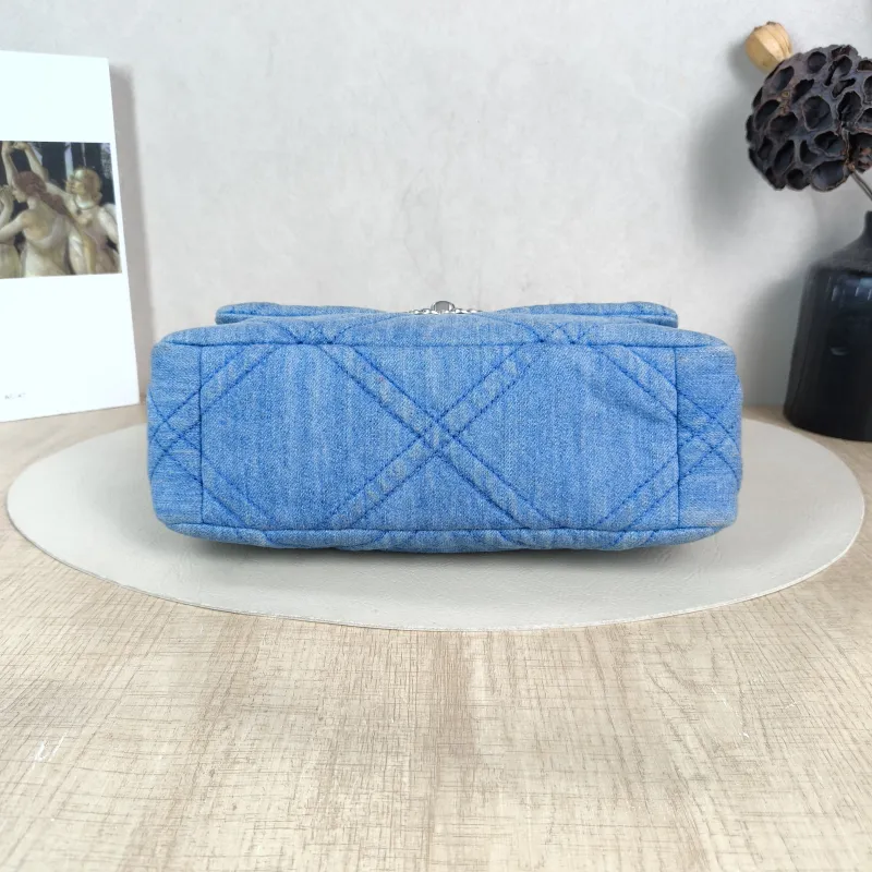 Chanel Crossbody Bag 19Bag Small 26 × 9 × 16 cm — cover view 2 of 5