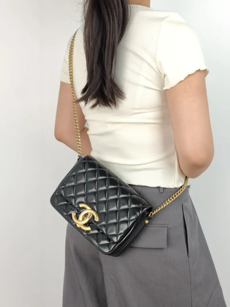 Chanel Crossbody Bag Edition c logo Black Waxed Leather One Size22 × 7 × 16 cm — on-model view 1 of 3