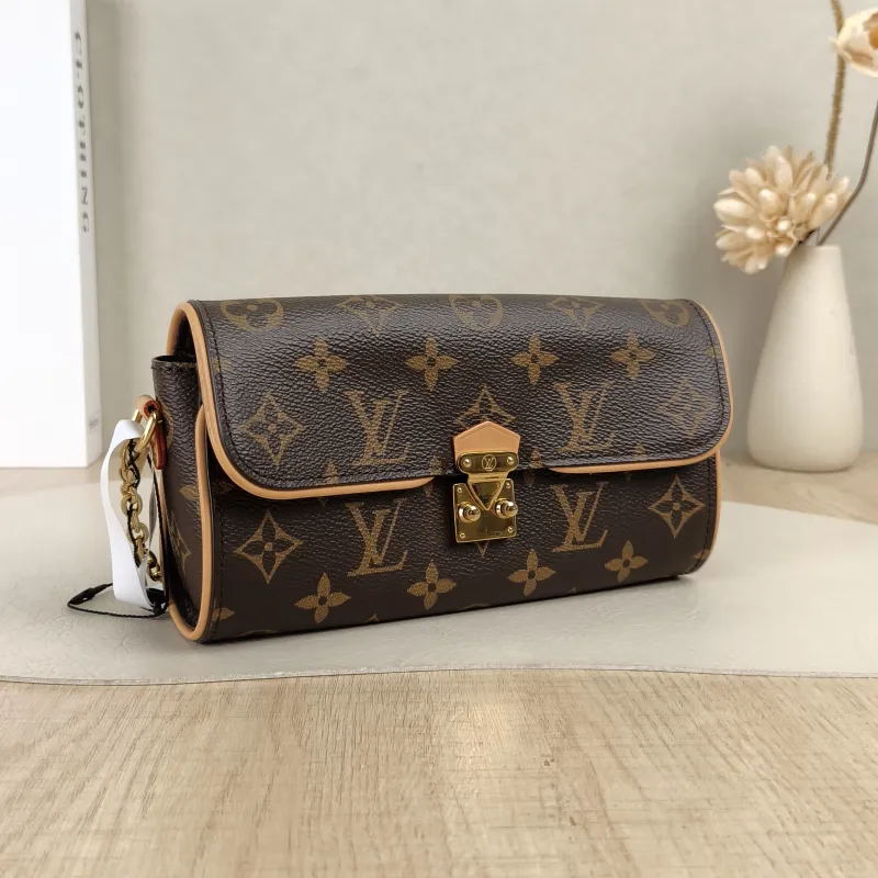 Louis Vuitton Crossbody Bag POCHETTE CAMILLE Monogram PVC One Size20.5 × 6 × 11 cm — cover view 2 of 6