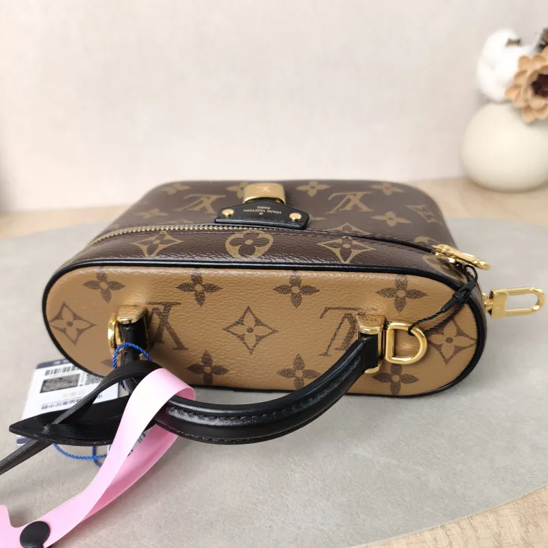 Louis Vuitton Shoulder Bag VANITY POUCH Cosmetic Bag Monogram PVC One Size19 × 6.5 × 11.5 cm — detail view 3 of 12