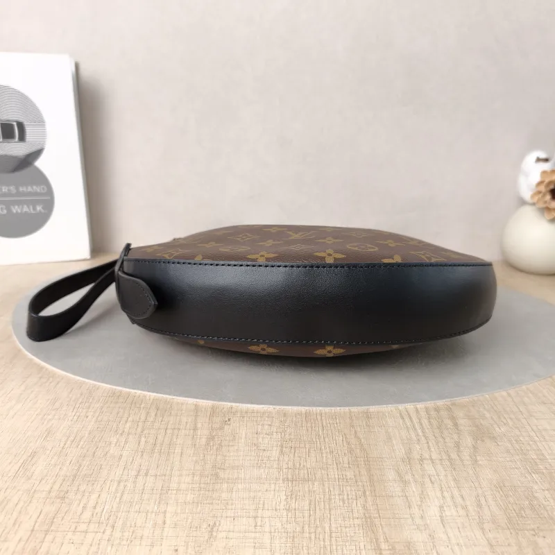Louis Vuitton Shoulder Bag COOKIE Monogram PVC BB 28.5 × 5 × 19 cm — cover view 3 of 5