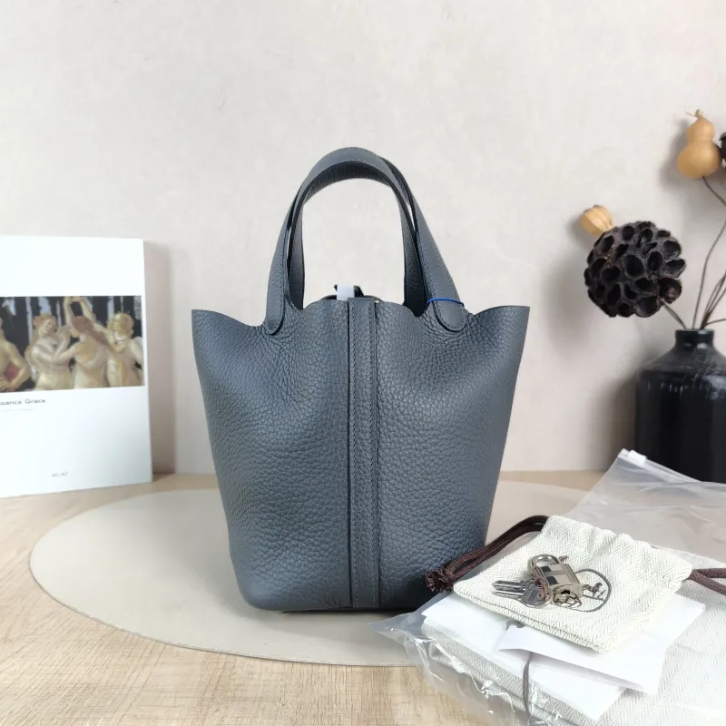 Hermès Top Handle Bag Picotin Lock 18 18 TC Calfskin Small 18 × 13 × 18 cm W — cover view 5 of 6