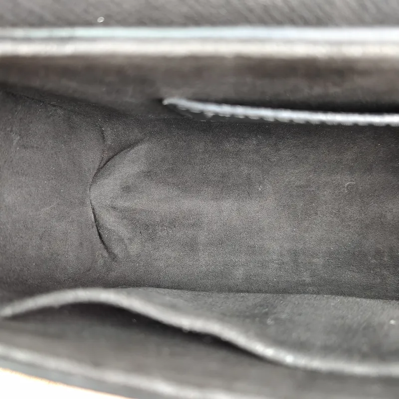 Louis Vuitton Crossbody Bag Twist Black Epi Embossed Calfskin Medium 23 × 9.5 × 17 cm — detail view 5 of 12