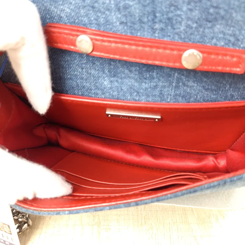 Miumiu Crossbody Bag Red Embroidered Crossbody Bag One Size 18 × 6 × 12 cm — detail view 3 of 10