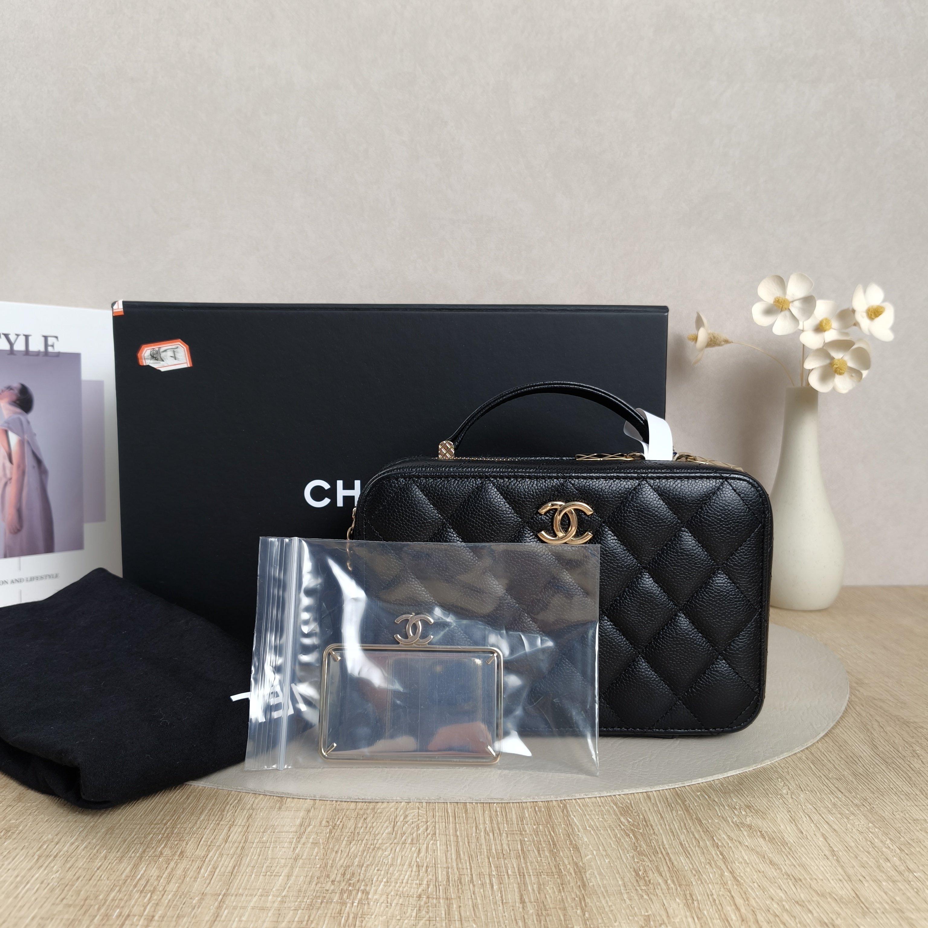 Chanel Pre-Owned Bag · DS60600008 — cover view 10 of 11