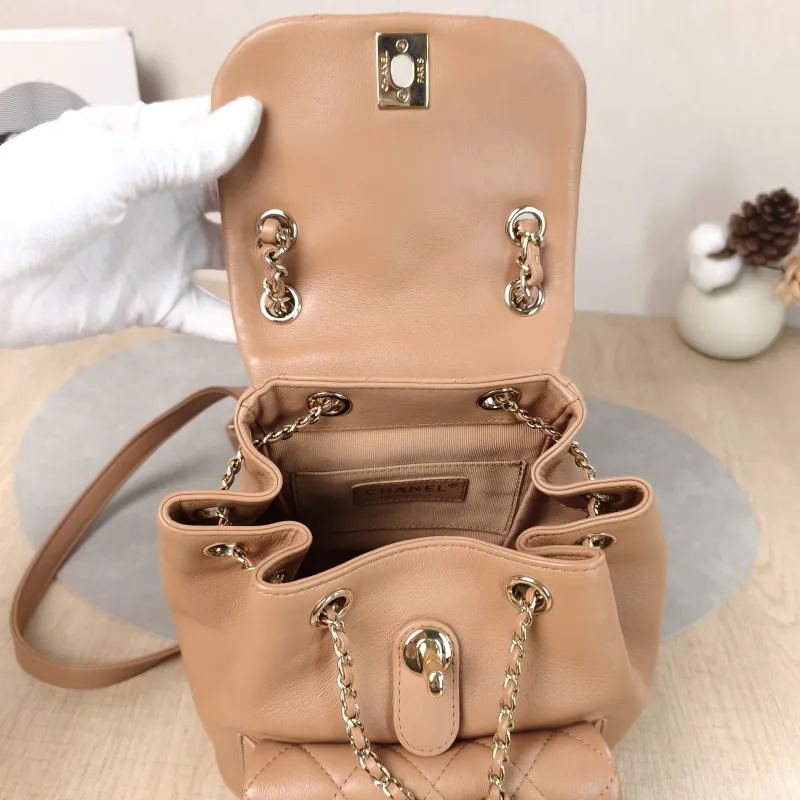 Chanel Backpack Duma Calfskin One Size18 × 12 × 18.5 cm — detail view 1 of 15