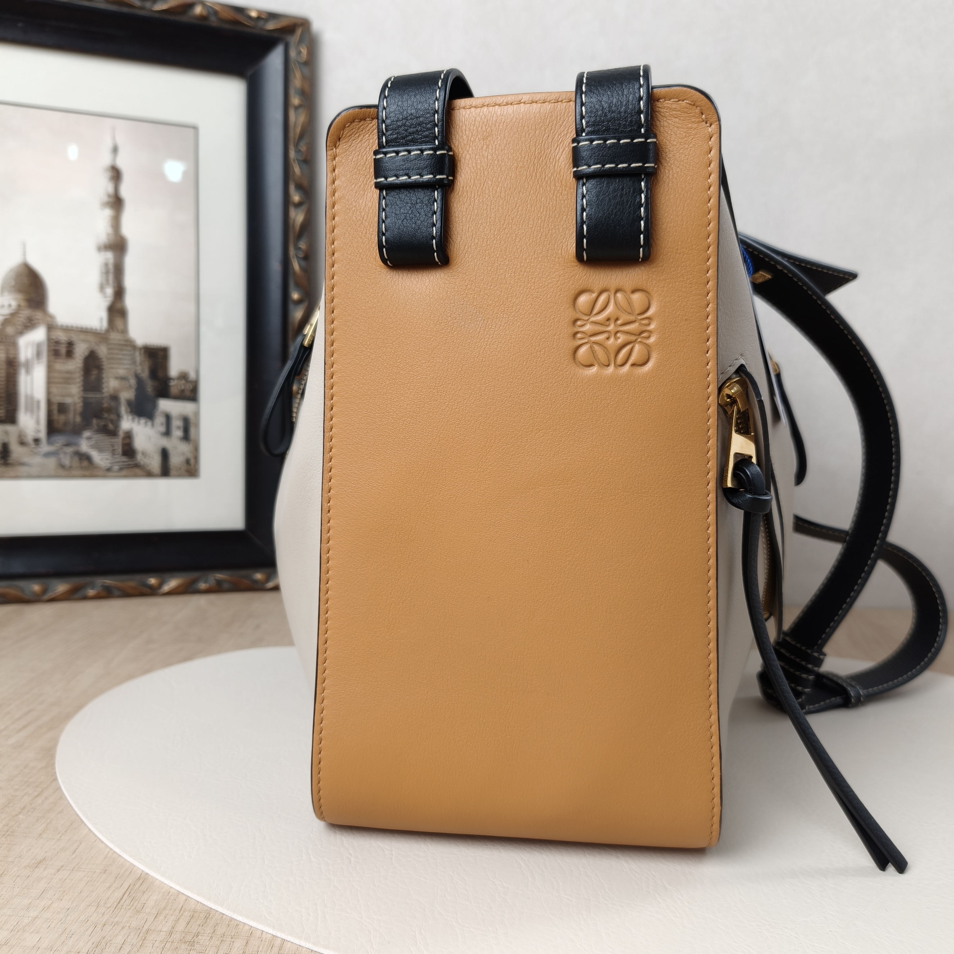 LOEWE Crossbody Bag Hammock Colorblock Calfskin Medium29 × 14 × 32 cm — cover view 5 of 9