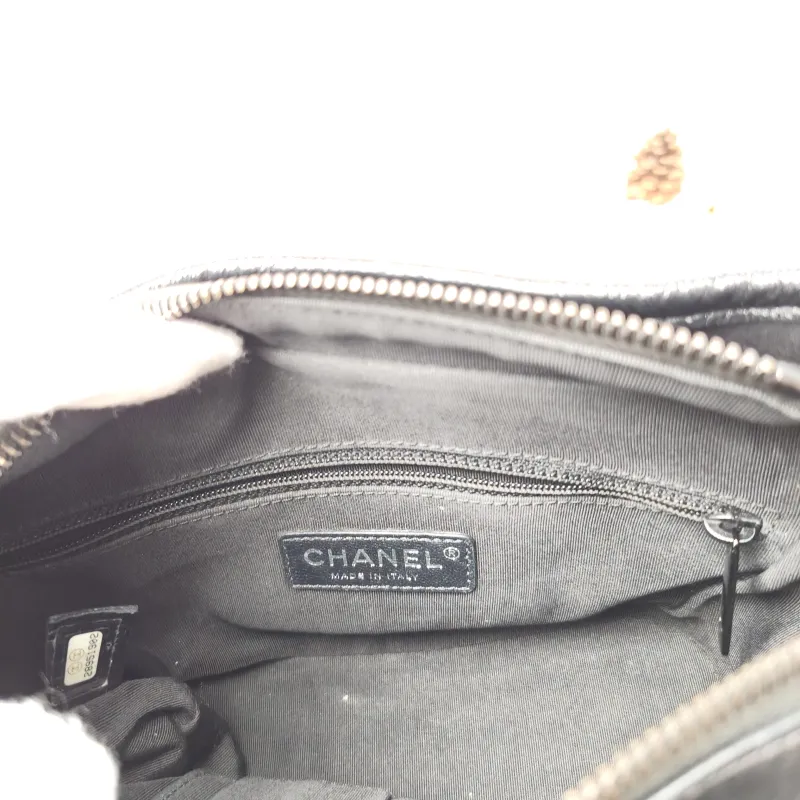 Chanel Crossbody Bag Gabrielle Gabrielle Bagsoblack Black Calfskin Small20 × 8 × 15 cm — detail view 4 of 13