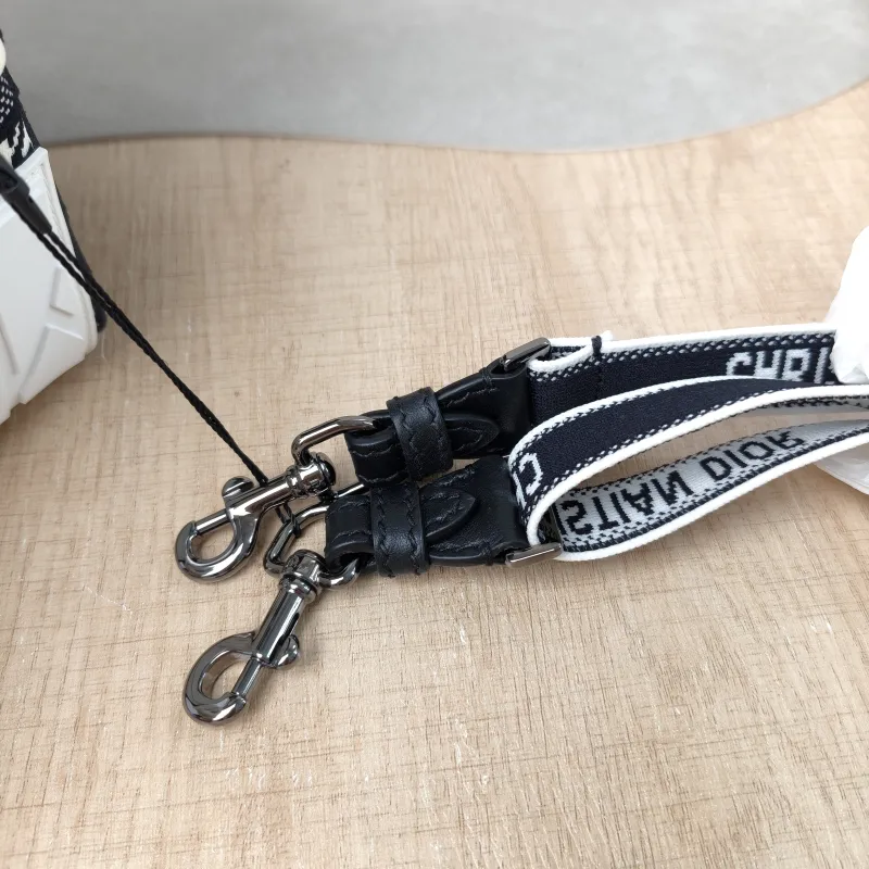 DIOR Crossbody Bag camp Messenger Bag Colorblock Canvas Small 23 × 8 × 15 cm — detail view 3 of 11