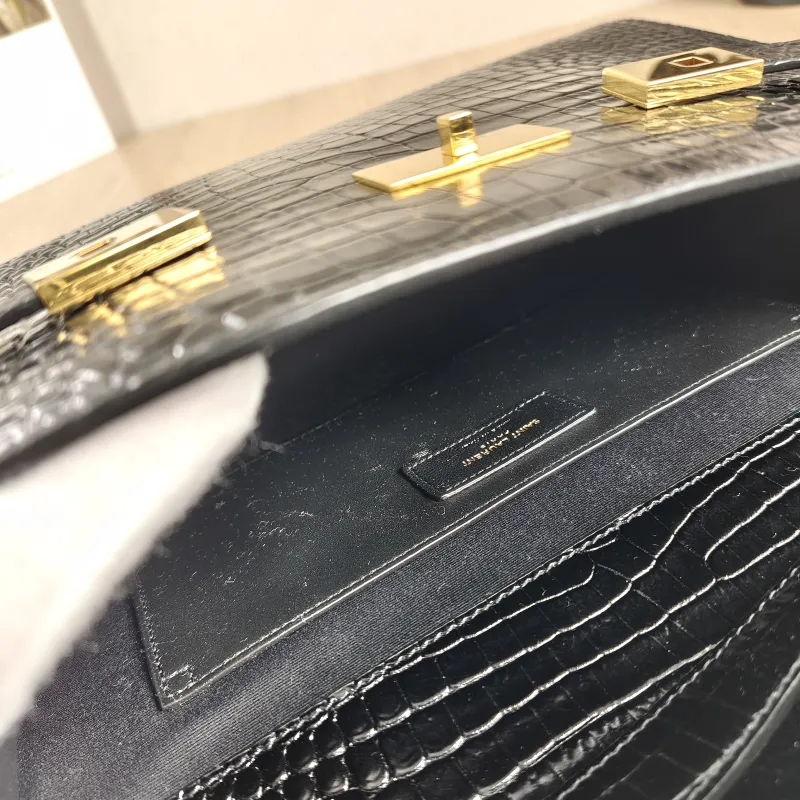 SAINT LAURENT Shoulder Bag MANHATTAN Black with Gold-Tone Hardware Calfskin Medium29 × 7.5 × 20 cm — detail view 9 of 13