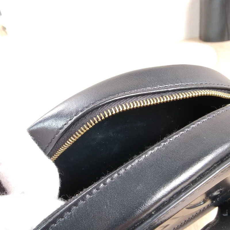 CELINE Crossbody Bag Cuir Triomphe Black Calfskin Small16 × 4 × 12.5 cm — detail view 4 of 9