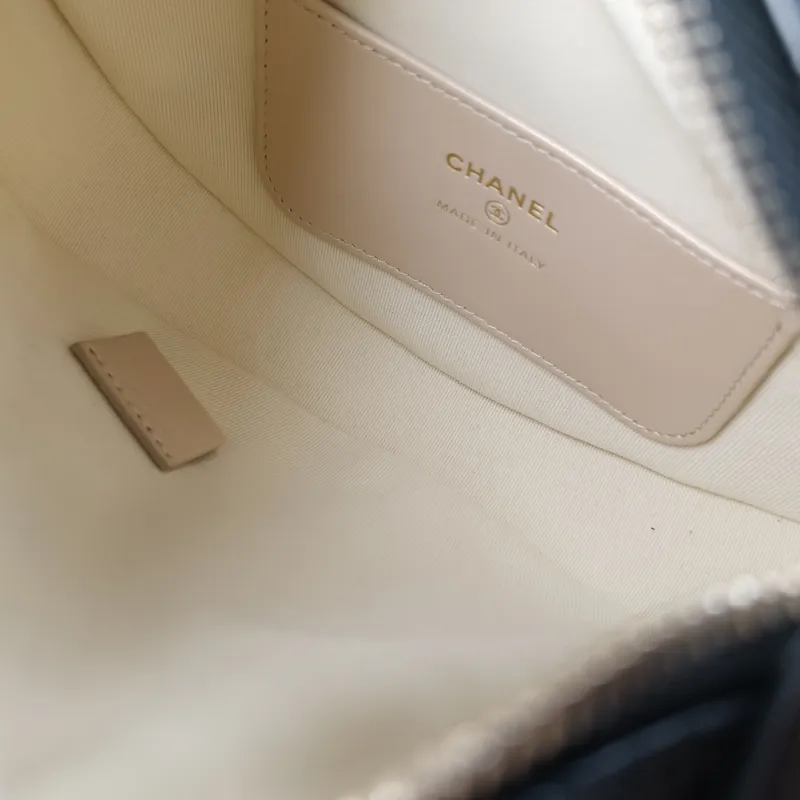 Chanel Top Handle Bag Black Calfskin One Size 19 × 4 × 11 cm — detail view 2 of 12