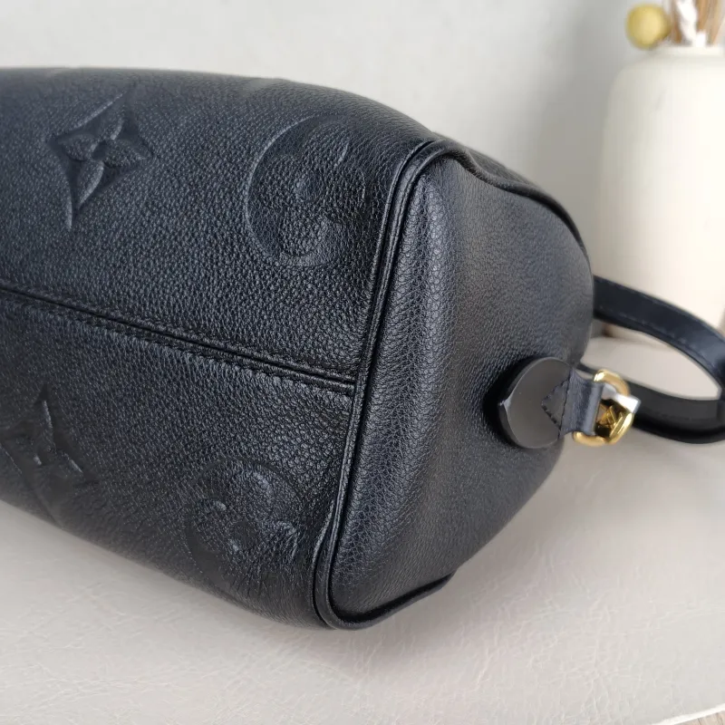 Louis Vuitton Crossbody Bag Speedy20Black Empreinte Embossed Calfskin Small20.5 × 12 × 13.5 cm — detail view 2 of 12