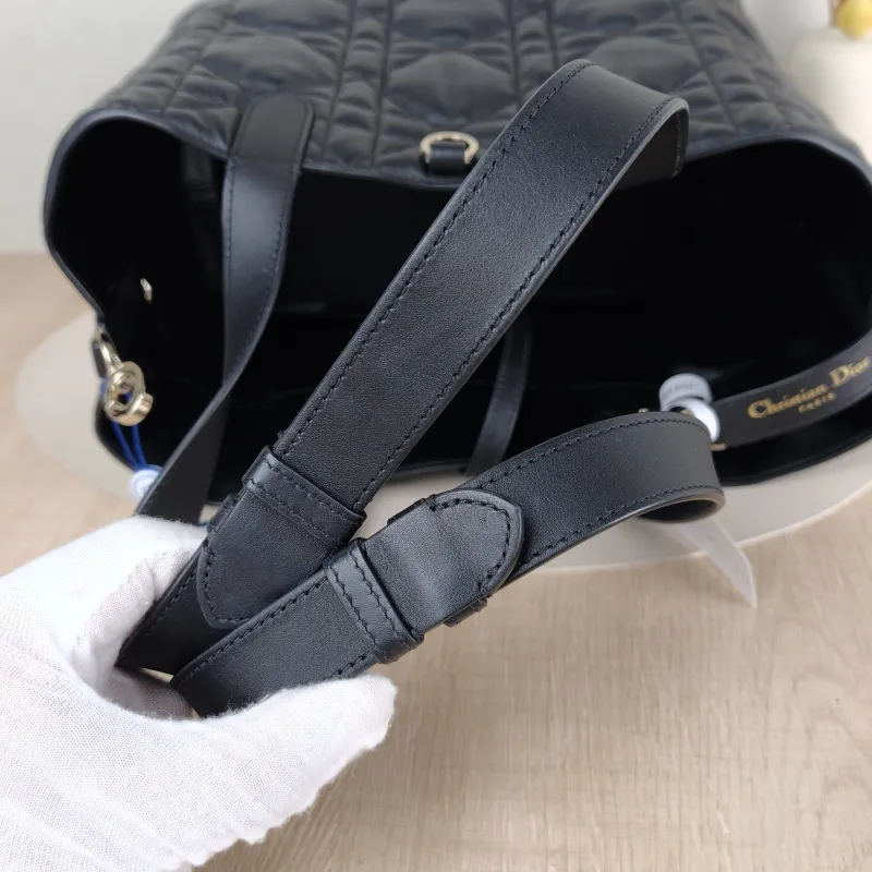 DIOR Top Handle Bag TOUJOURS Black Calfskin Medium 28.5 × 17 × 21.5 cm — detail view 3 of 13