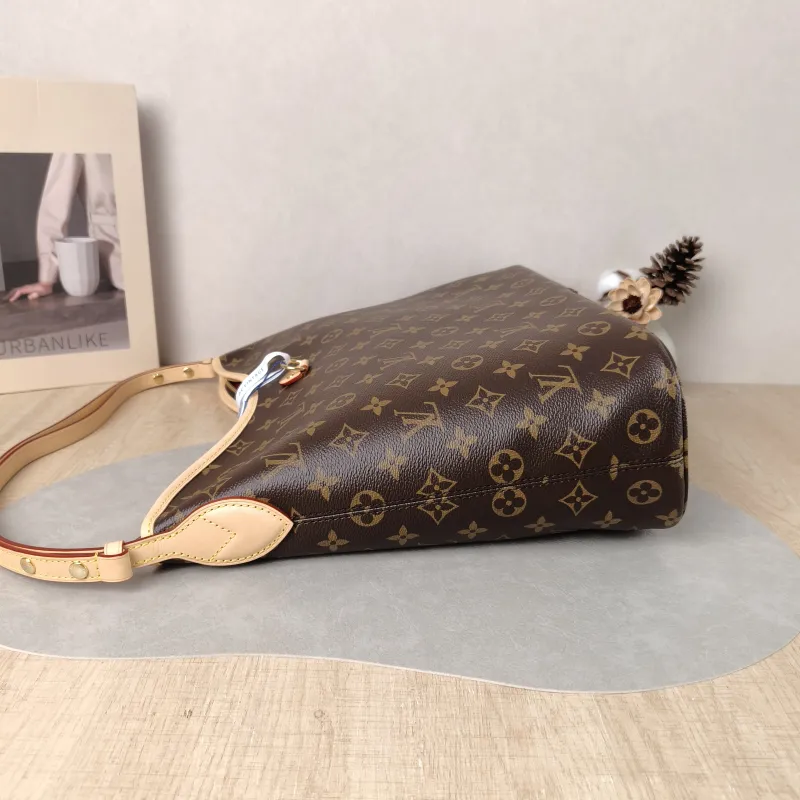 Louis Vuitton Shoulder Bag Lineup Monogram PVC One Size 34.5 × 13 × 26 cm — detail view 10 of 13
