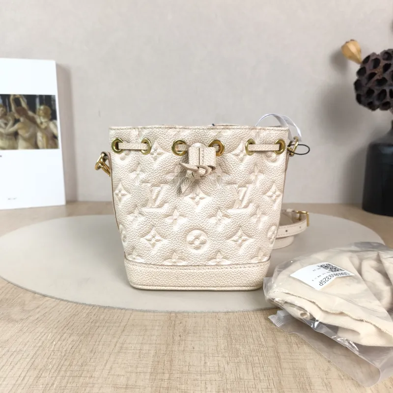 Louis Vuitton Shoulder Bag Petit Noé Bucket Bag Vintage Small 24 × 18 × 27 cm — cover view 5 of 6