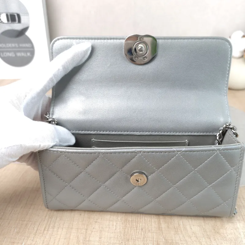 Chanel Crossbody Bag kelly Silver Waxed Leather One Size 18 × 4.5 × 10 cm — detail view 7 of 11
