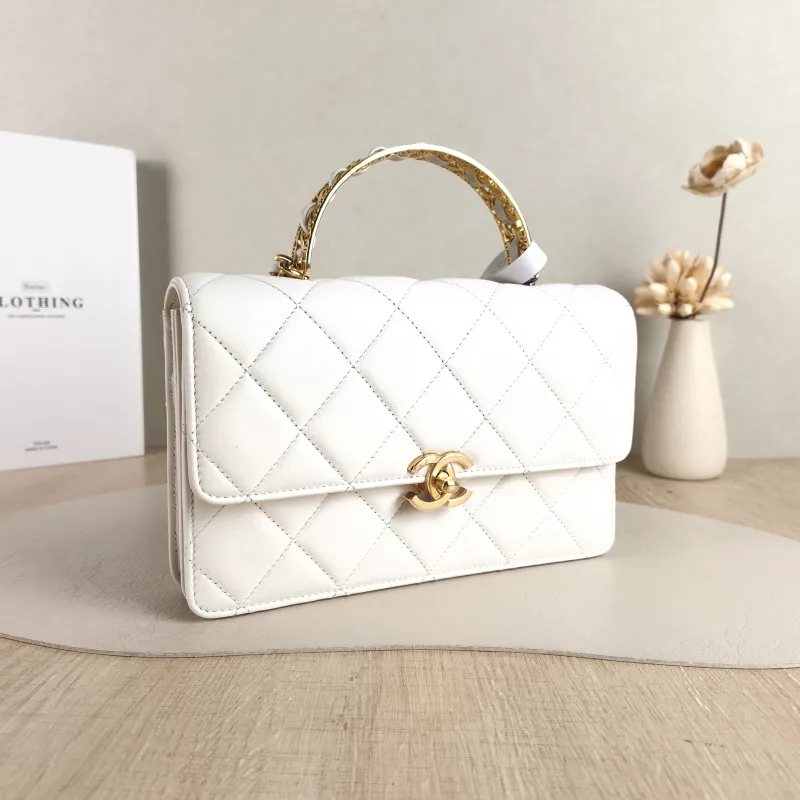Chanel Crossbody Bag White Gold Calfskin One Size 23 × 5 × 15 cm — cover view 2 of 5