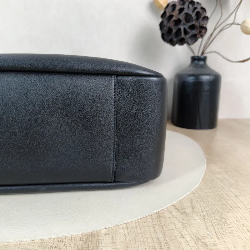 SAINT LAURENT Shoulder Bag LE 5 À 7 Hobo Black Calfskin Large30 × 13 × 31 cm — detail view 10 of 11