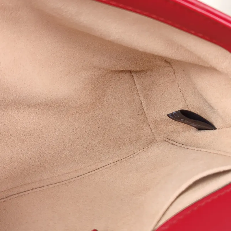 GUCCI Crossbody Bag GG Marmont Small Marmont 22Red Calfskin Small22 × 6 × 13 cm — detail view 4 of 13