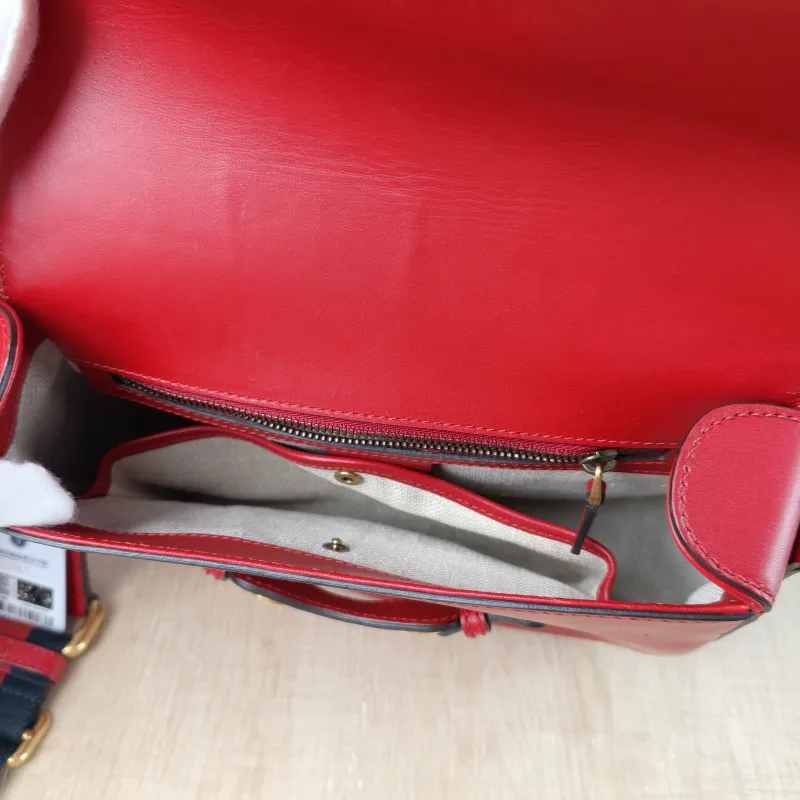 GUCCI Crossbody Bag Crossbody Bag Red Calfskin 23.5 × 7 × 18 cm — detail view 1 of 15