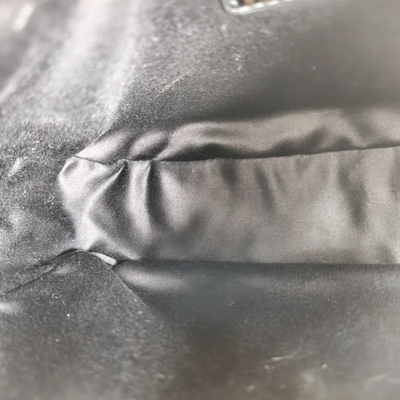 Miumiu Shoulder Bag Wander Hobo Black Calfskin Small20 × 6 × 17 cm — detail view 1 of 12