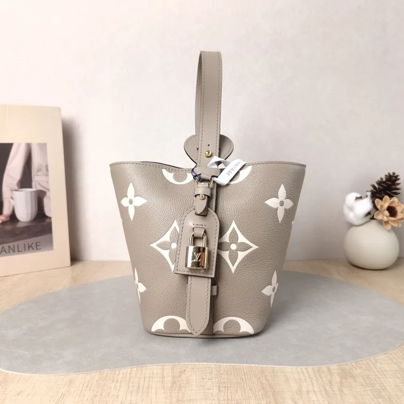 Louis Vuitton Top Handle Bag ALL IN BB · White Empreinte Embossed Calfskin BB 16 × 12 × 18 cm