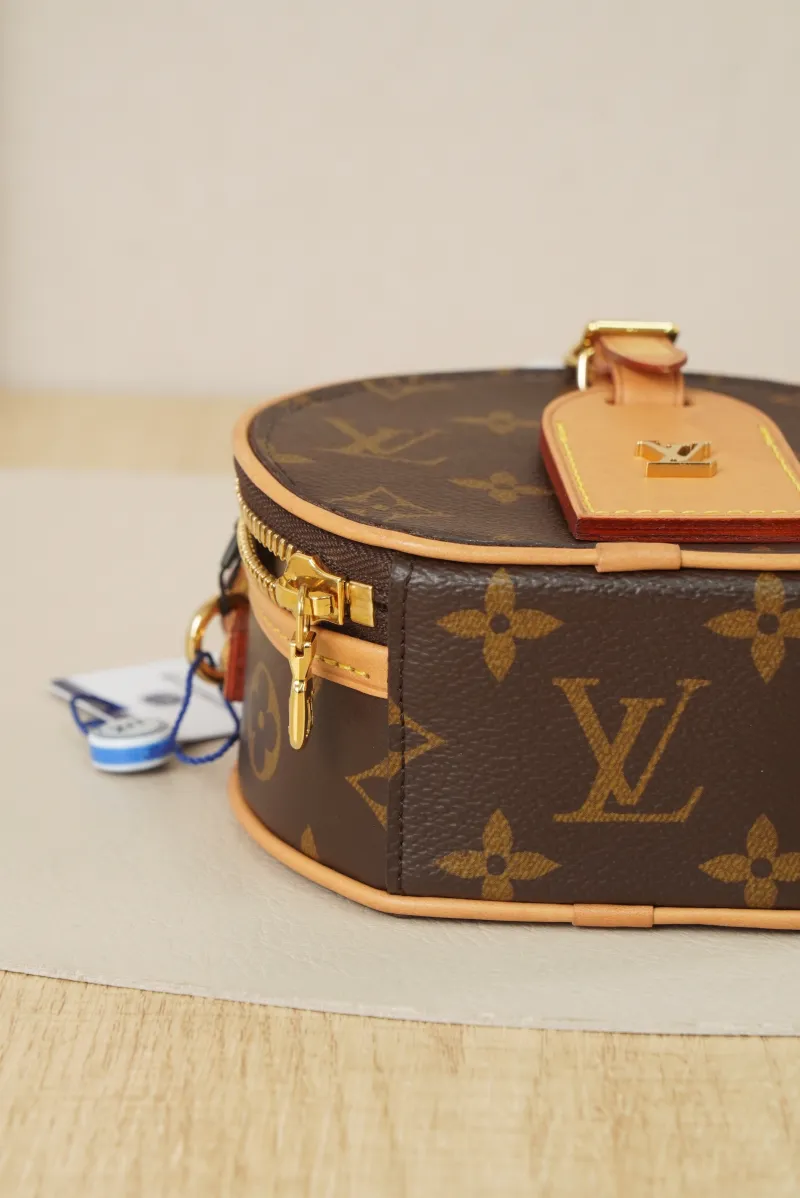 Louis Vuitton Monogram PVC Small — detail view 5 of 15