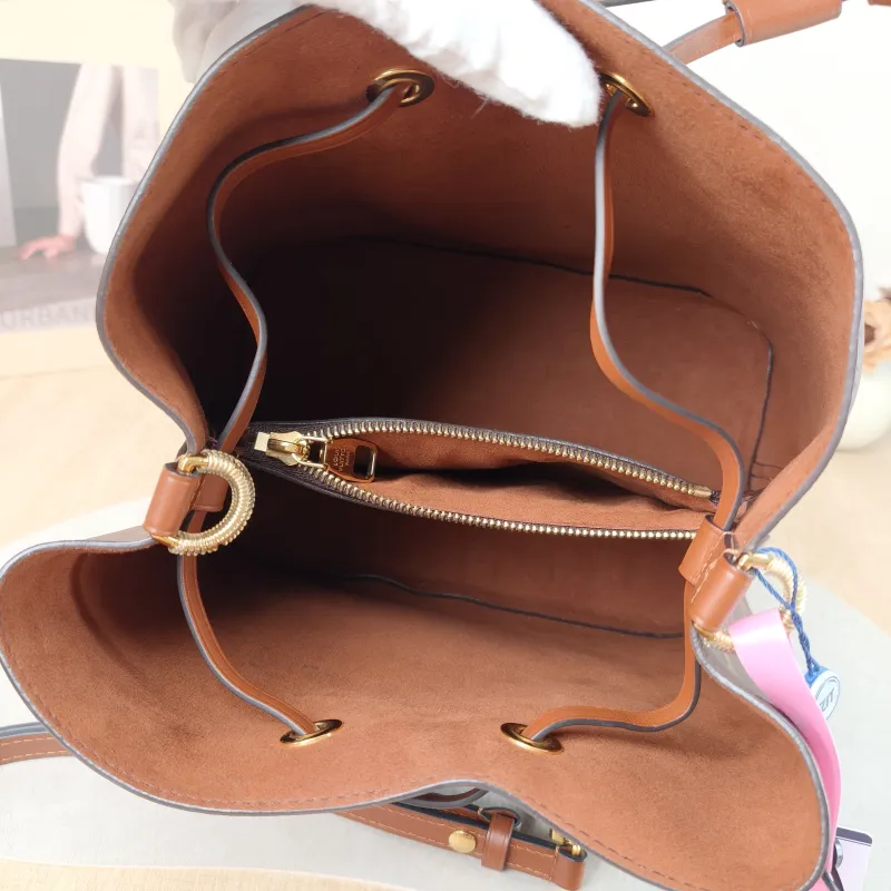 Louis Vuitton Shoulder Bag NÉONOÉ Bucket Bag Caramel PVC Medium 26 × 17.5 × 26 cm — detail view 5 of 11