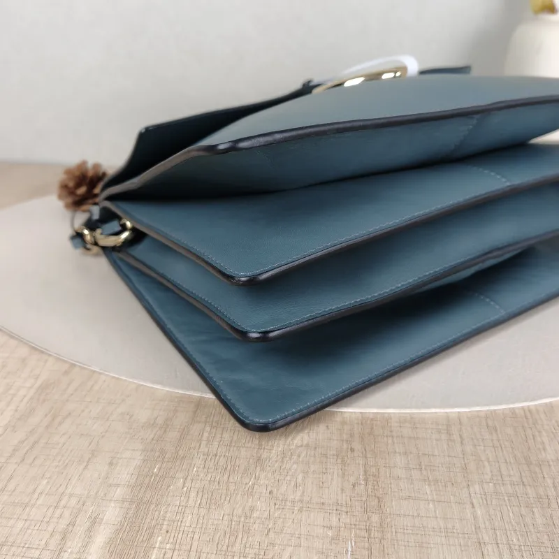 Chloé Shoulder Bag faye Crossbody Bag Grey Suede One Size 32 × 2 × 21.5 cm — detail view 1 of 12