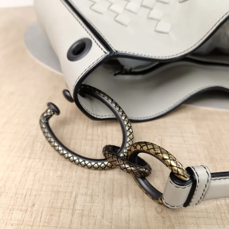 Bottega Veneta Shoulder Bag Shoulder Bag One Size — detail view 3 of 15