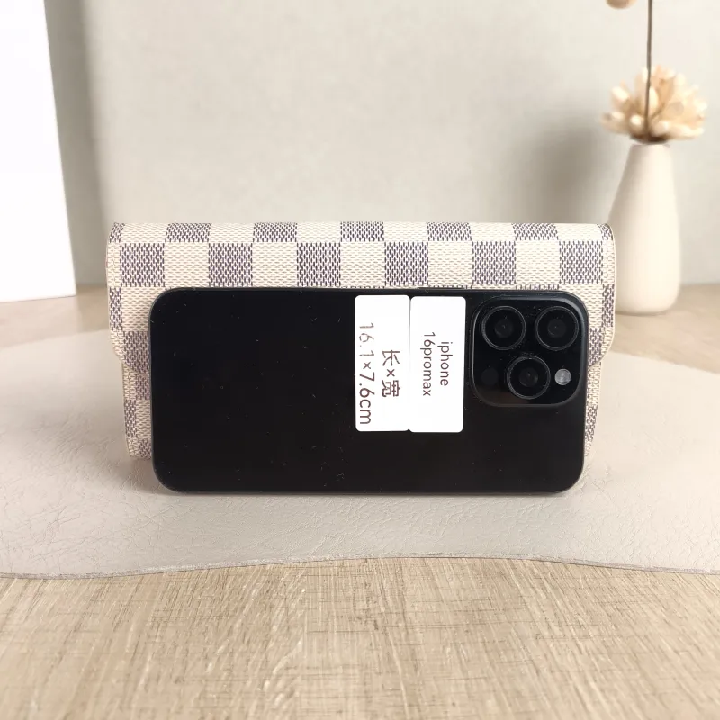 Louis Vuitton Wallet Edition Wallet PVC One Size 19 × 2 × 10 cm — cover view 3 of 6