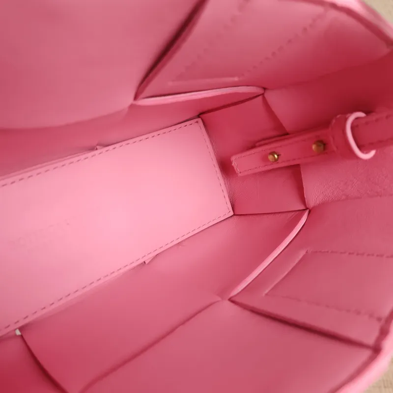 Bottega Veneta Top Handle Bag Arco Woven Tote Bag Pink Lambskin Mini 20 × 7 × 13 cm — detail view 3 of 10