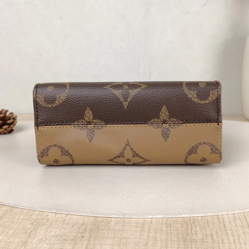 Louis Vuitton Crossbody Bag Onthego BB Monogram PVC BB 18 × 8.5 × 15 cm — cover view 2 of 6