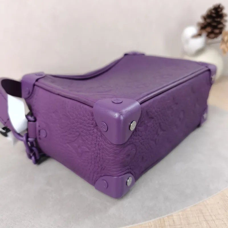 Louis Vuitton Crossbody Bag SOFT TRUNK Box Calfskinmini 18.5 × 8 × 13 cm — detail view 2 of 15