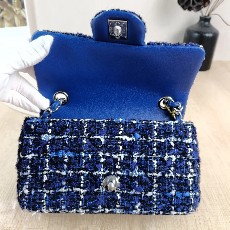 Chanel Crossbody Bag Classic Flap Large Mini CF Mini Blue mini 20 × 6 × 12 cm — detail view 5 of 13