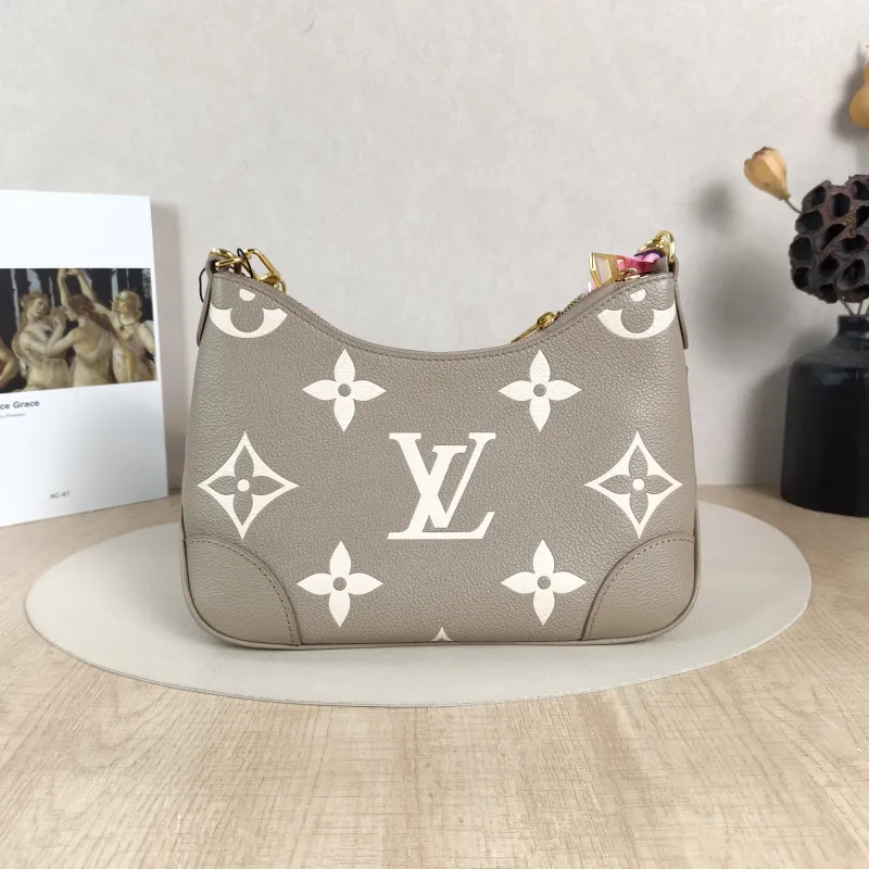 Louis Vuitton Crossbody Bag Boulogne Empreinte Embossed Calfskin Small26 × 9.5 × 16 cm — cover view 5 of 6