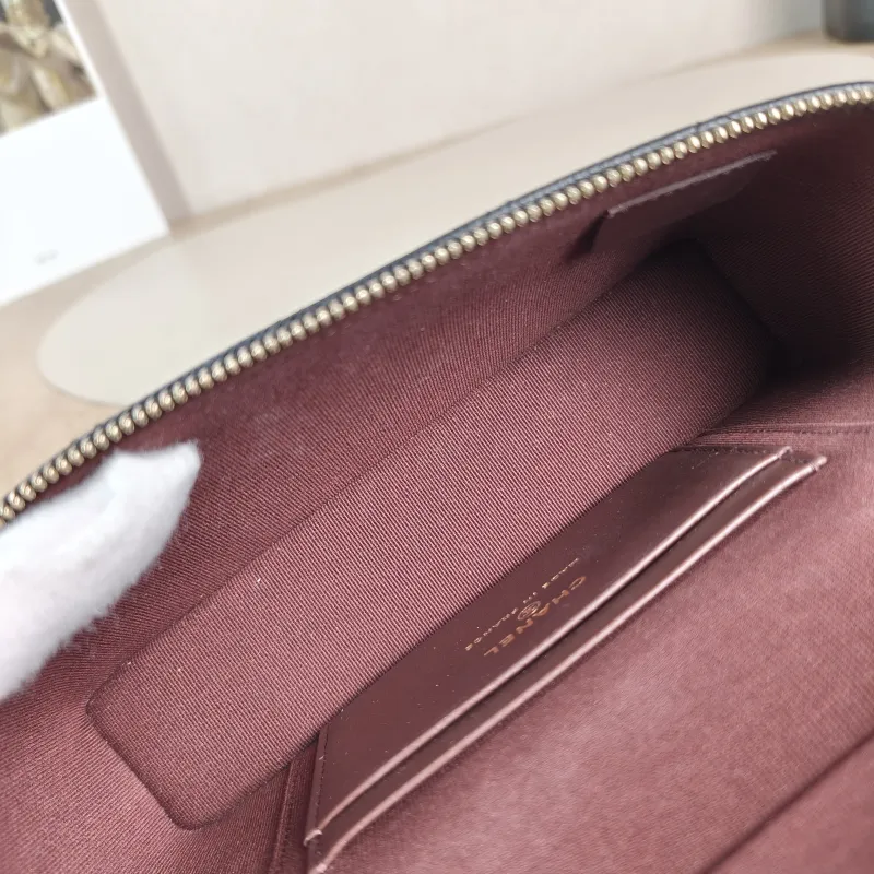 Chanel Crossbody Baglp Box Bag Top Handle Crossbody Bag Black Grained Calfskin One Size19.5 × 5 × 17 cm — detail view 6 of 14