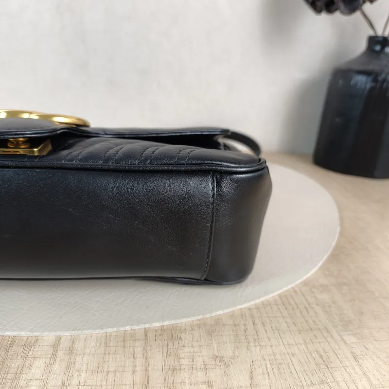 GUCCI Crossbody Bag GG Marmont Medium Marmont 26 Black CC alfskin Medium 26 × 7 × 15 cm — detail view 7 of 11