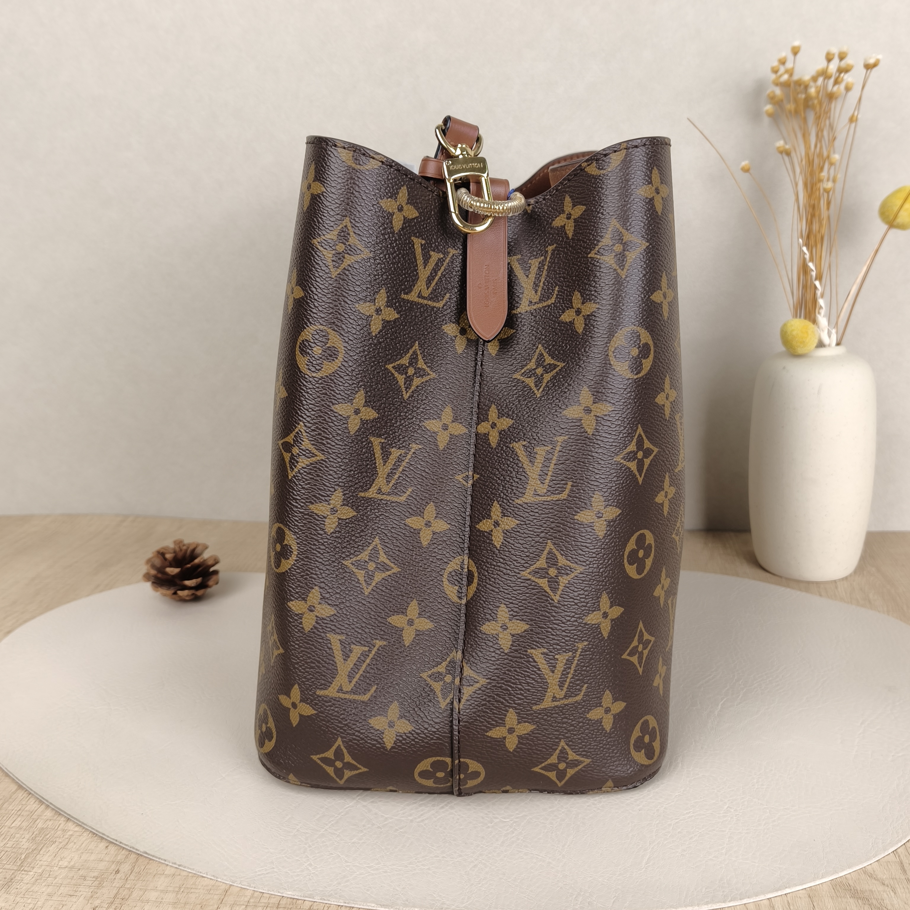 Louis Vuitton Shoulder Bag NÉONOÉ Bucket Bag Caramel PVC Medium26 × 17.5 × 26 cm — cover view 4 of 9