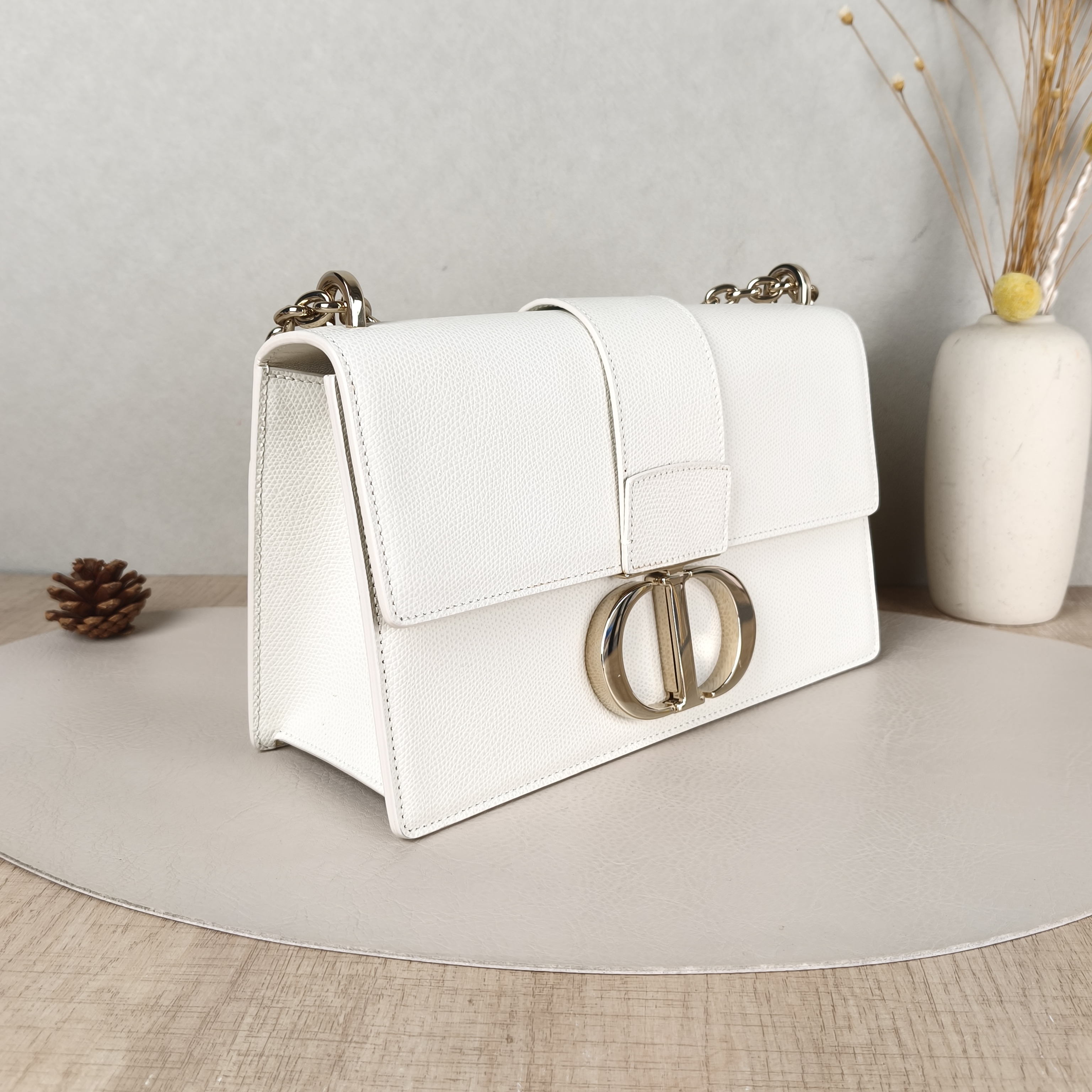 DIOR Crossbody Bag30Montaigne 30White Calfskin Medium25 × 9 × 16.5 cm — cover view 2 of 5