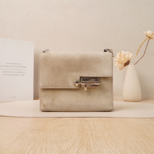 Hermès mini Green Suedea · 17 × 4.2 × 14 cm