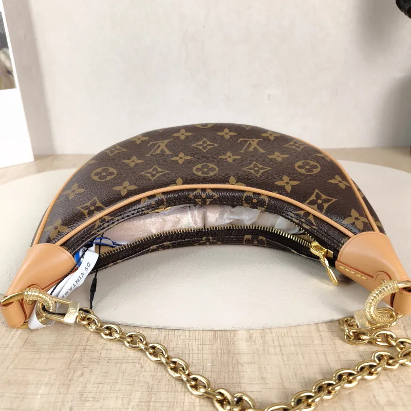 Louis Vuitton Crossbody Bag Loop Monogram PVC Small 23 × 6 × 13 cm — detail view 6 of 10