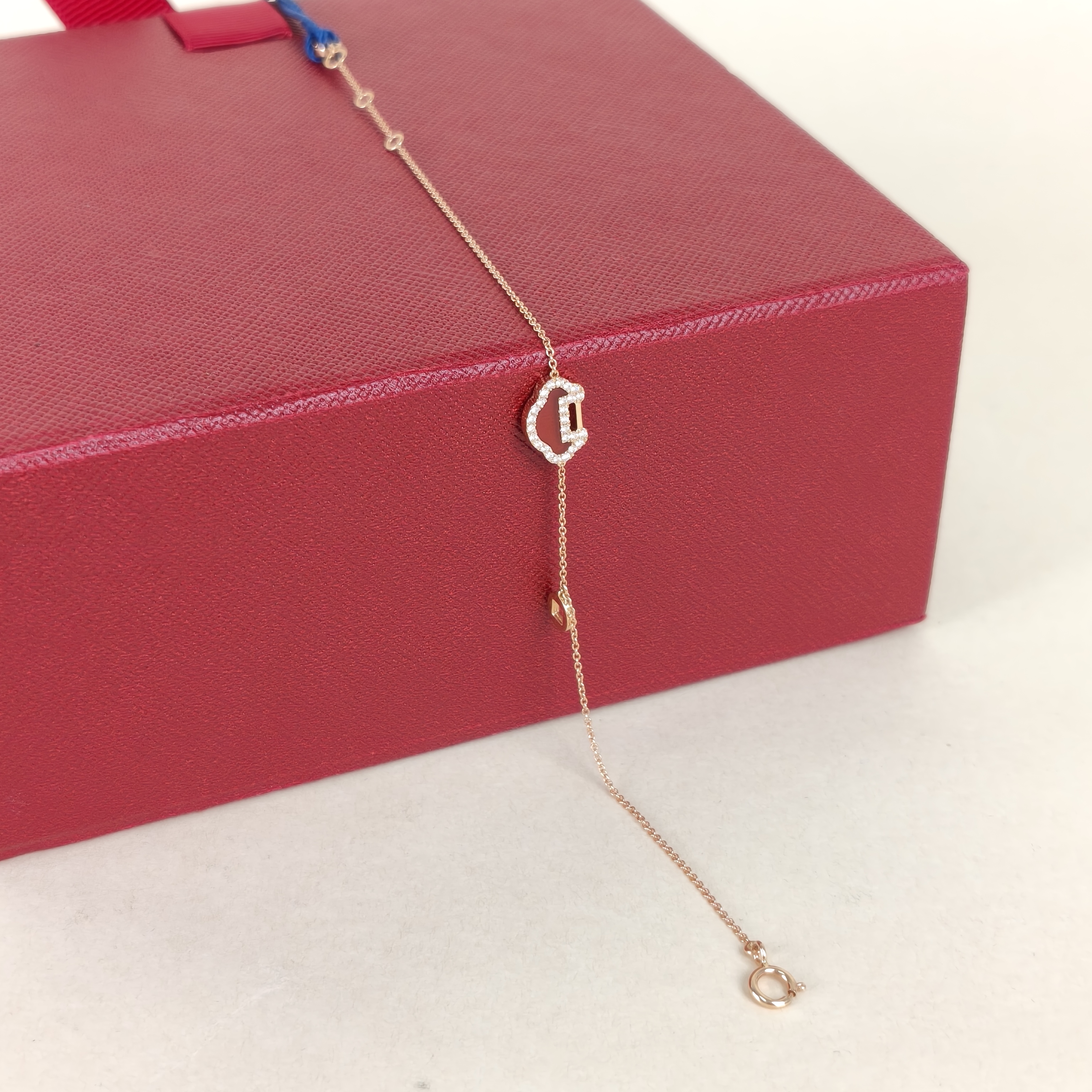 Qeelin Bracelet Yu Yi Collection Bracelet Red Agate Diamond 18KR ose Gold 10.2*7.5㎜ 15-18㎝ — cover view 4 of 6