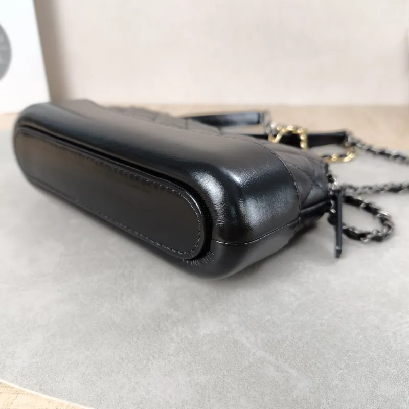 Chanel Crossbody Bag Gabrielle Gabrielle Bag Black Calfskinmini19 × 4 × 10 cm — detail view 2 of 15
